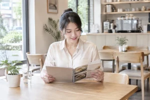 Menu gáy bấm kim: Giải pháp gọn đẹp cho quán nhỏ