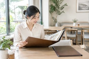 Menu bìa da: giải pháp sang trọng cho nhà hàng, quán café