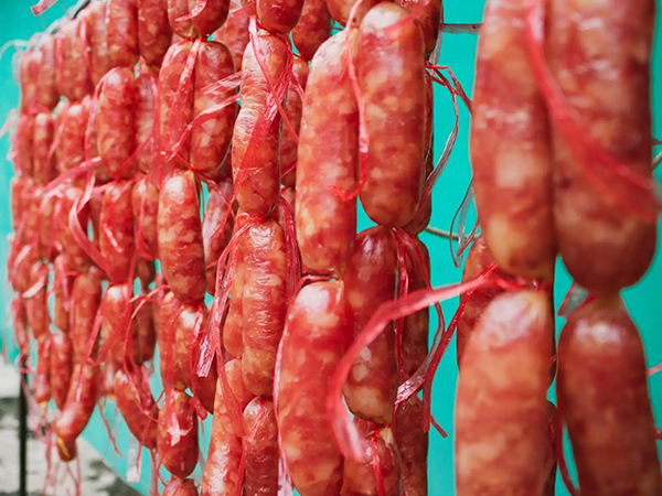 Lạp xưởng hun khói