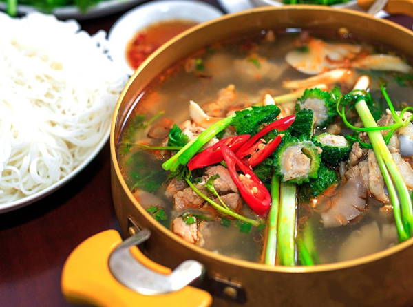 Lẩu lá khổ qua rừng